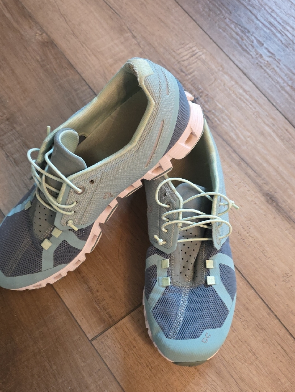 On Running Cloud 5 Women's Light Blue and Gray Sneakers With Speed Lace